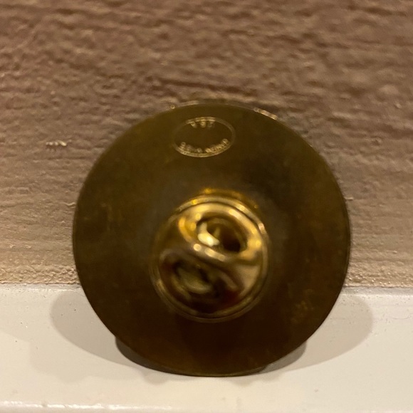 Vintage McDonalds George of the Jungle pin - Picture 3 of 3